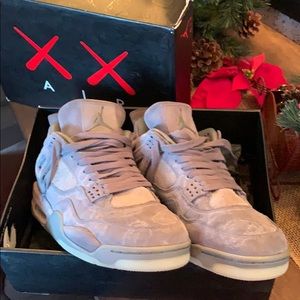 Jordan 4 Kaws